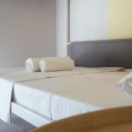 Luxury & Quiet In Nea Kallikrateia, 150m From The Sea, Ideal For Families Apartamento